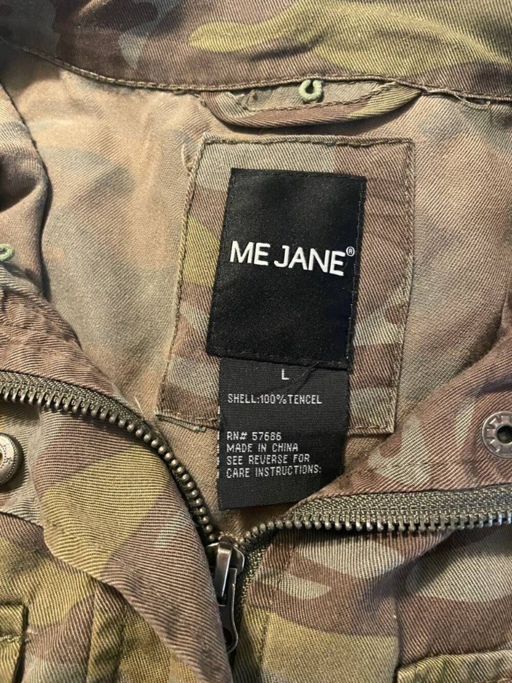 ME JANE L Camo Utility Vest - Streetwear Gorpcore Sleeveless Layering Piece - Picture 5 of 6
